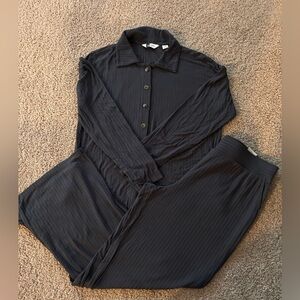 Modern Soul Charcoal Gray/Black Ribbed Two Piece Lounge Set/PJ’s
Size Small